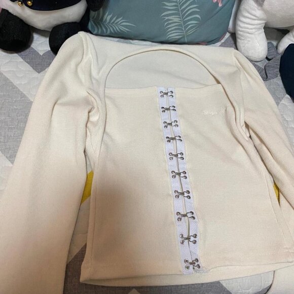 White Hook Front Square Crop Top - Picture 2 of 4